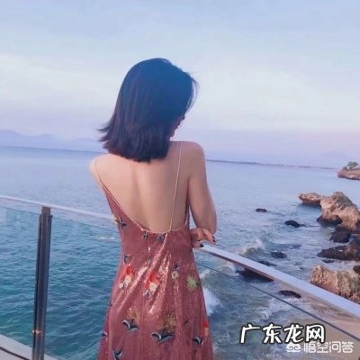 刚刚交往一个月,我女朋友的QQ空间有隐藏的照片,问过之后给我放开了一部分,但还隐藏很多,能继续追问吗?