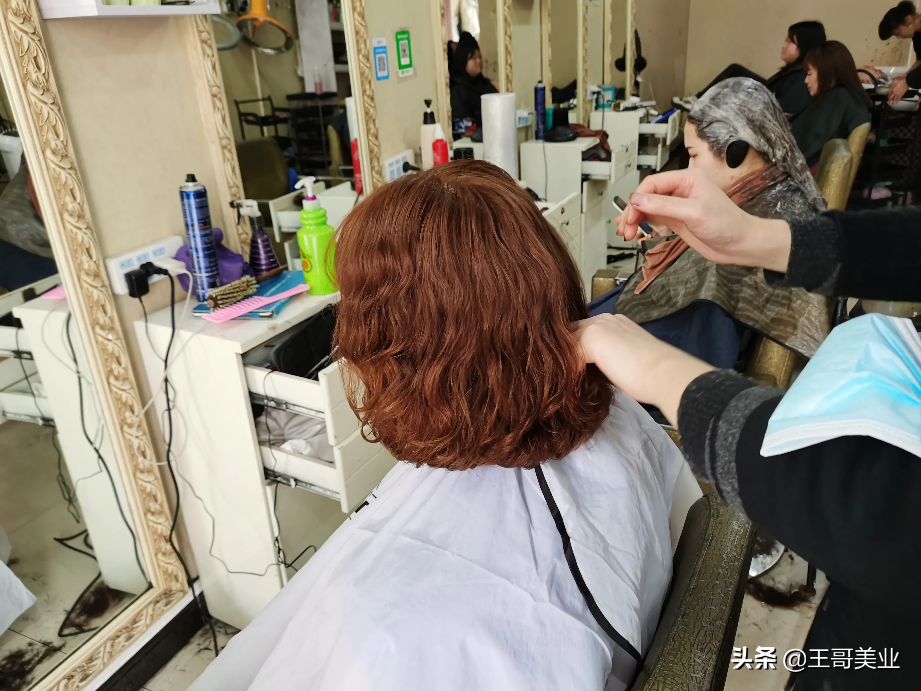 一年烫两次头发对头发有伤害吗?