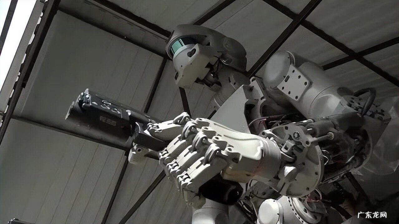 生化危机7预告片 使命召唤7电视画面