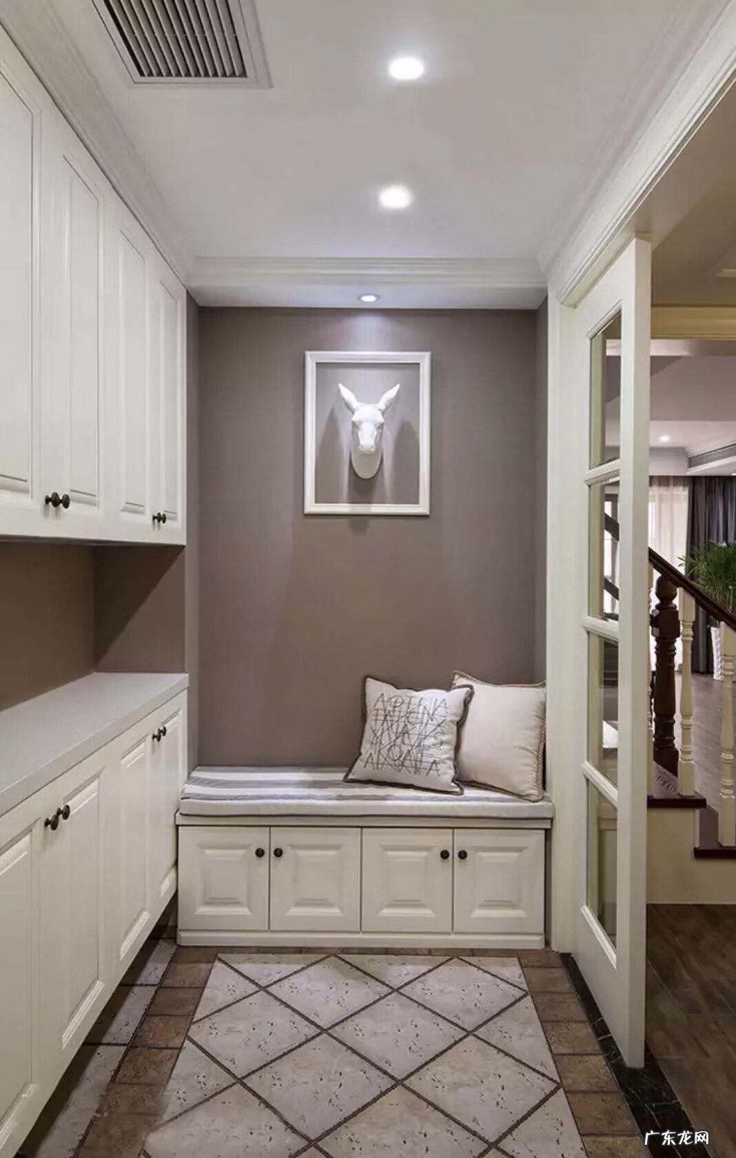 进门玄关风水 从风水进户门正对玄关图片