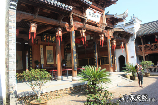 房子后面有祠堂风水好不好 祠堂右边连体房风水好吗