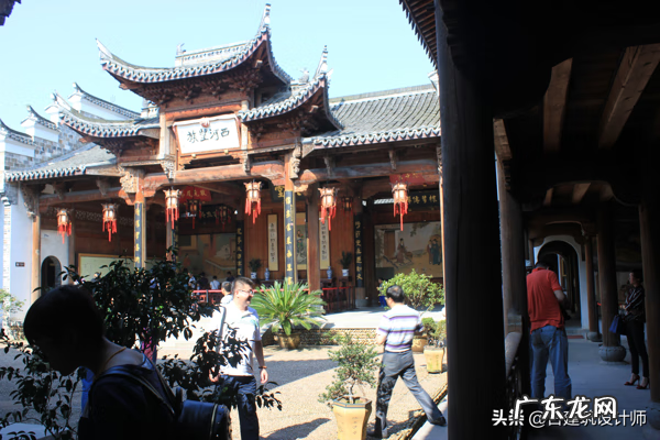 房子后面有祠堂风水好不好 祠堂右边连体房风水好吗