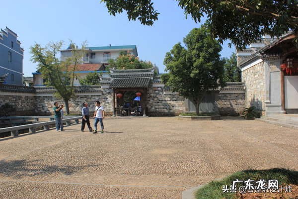 房子后面有祠堂风水好不好 祠堂右边连体房风水好吗