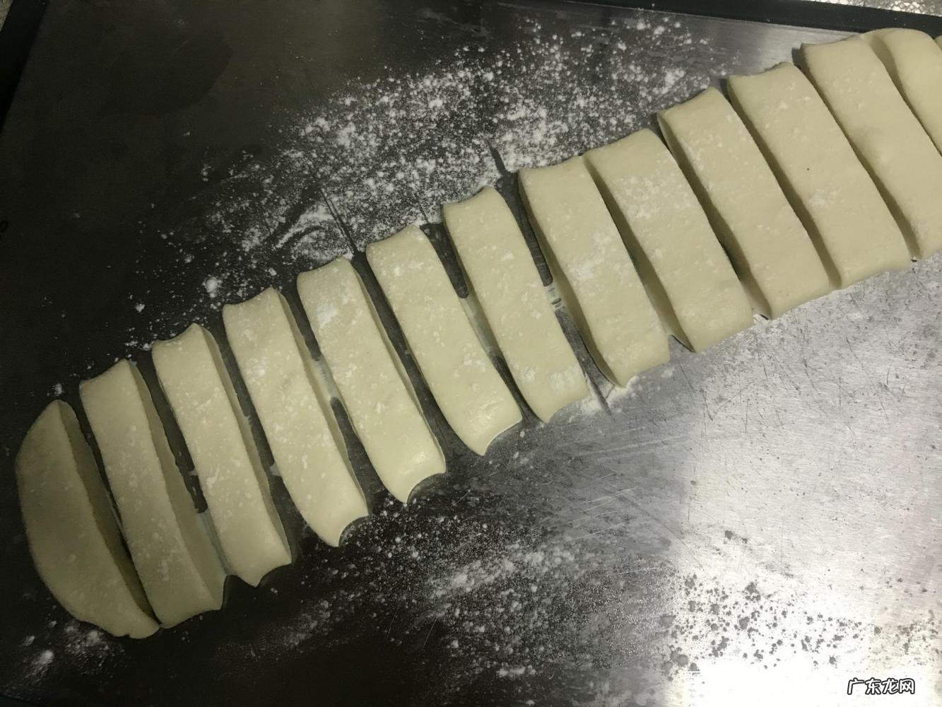 学炸油条要多少钱学费 新手学炸油条21步图文教程