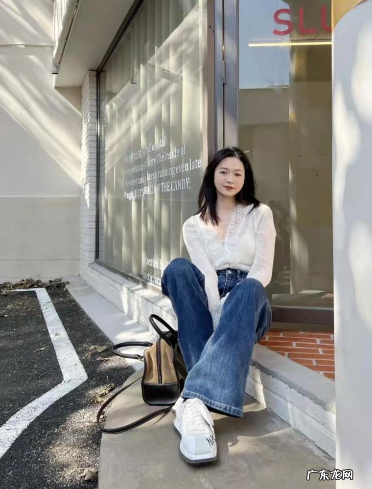 白色针织小开衫搭配图片女 白色针织开衫内搭什么比较好看