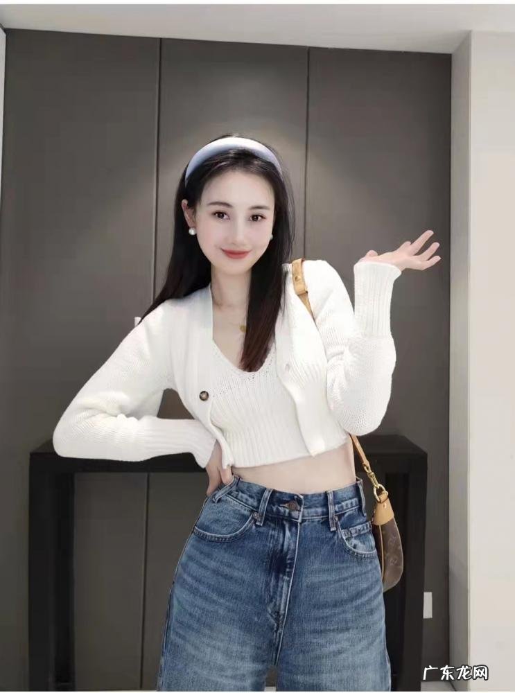 白色针织小开衫搭配图片女 白色针织开衫内搭什么比较好看