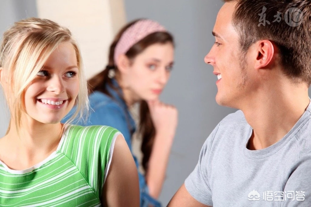 发现男友跟别的女人暧昧,怎样挽回男朋友的心?