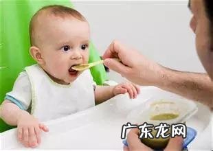 婴儿什么时候添加辅食？