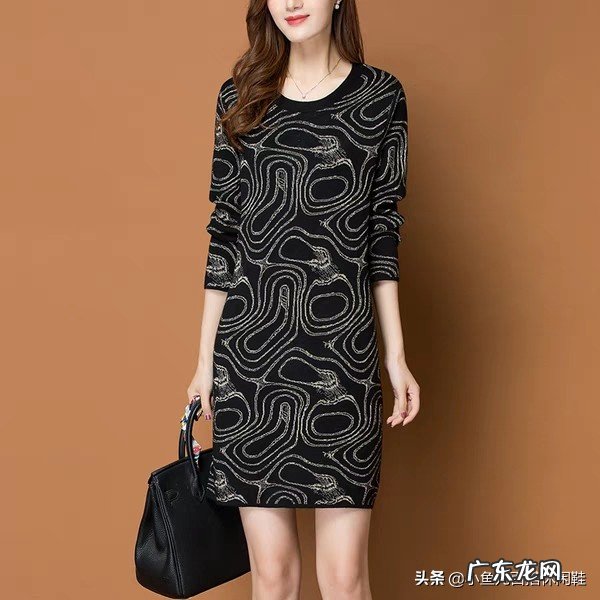 中长款的长款毛衣怎么搭配好看?