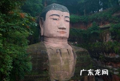 乐山大佛闭眼 乐山大佛闭眼事件是真的吗