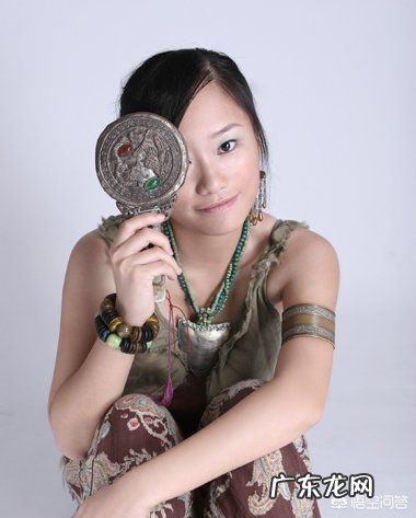 开学了上初一，有哪些好看的女生发型可以上学梳？