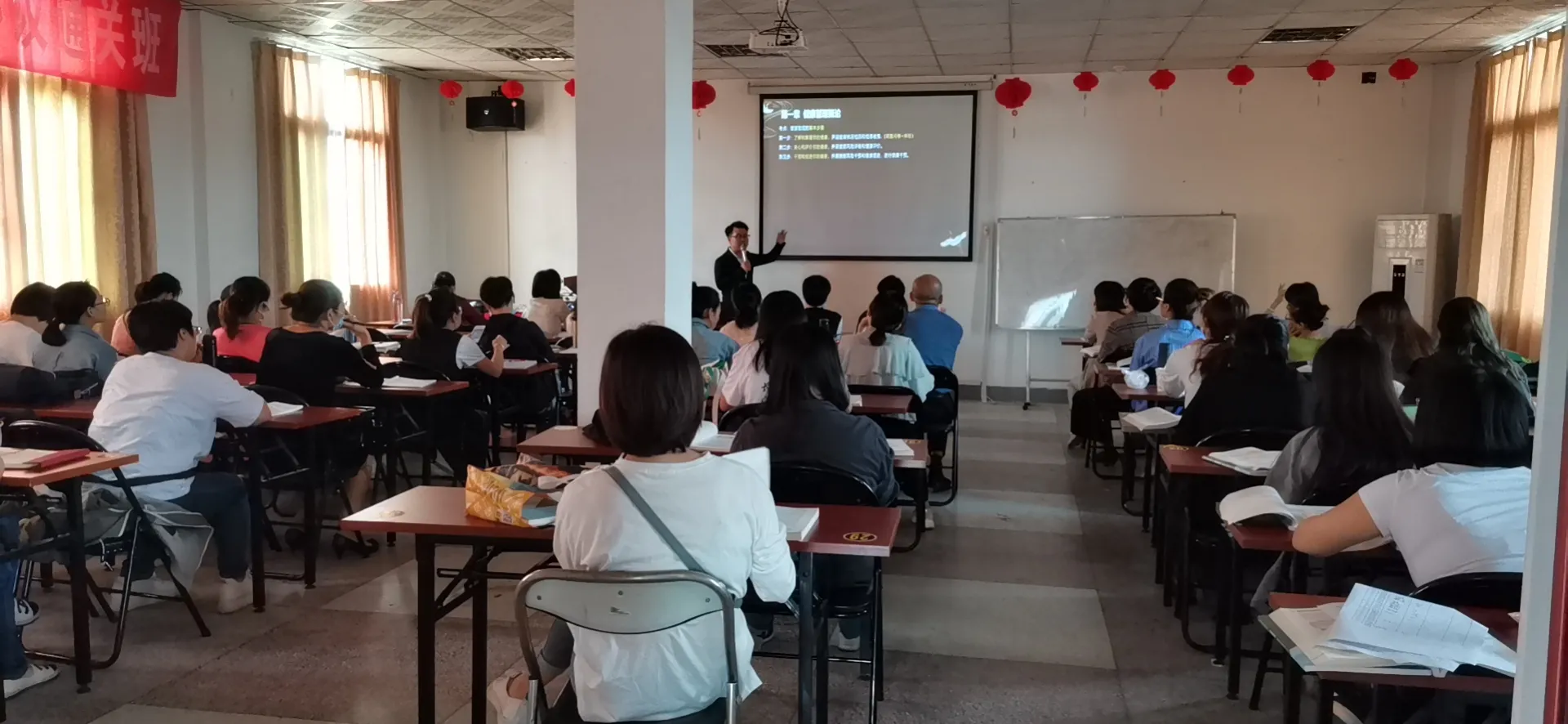 大闸蟹不能和柿子一起吃吗?