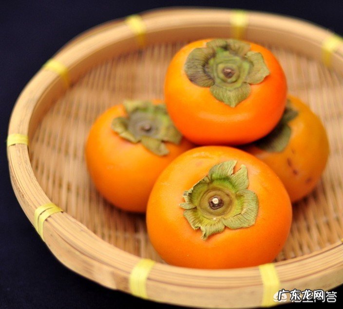 大闸蟹不能和柿子一起吃吗?