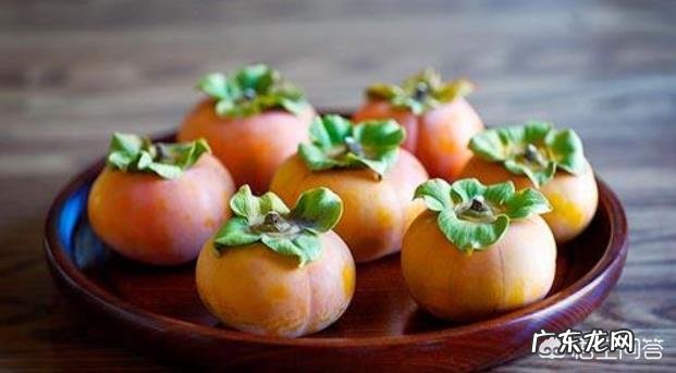 大闸蟹不能和柿子一起吃吗？