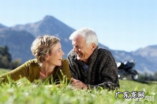 形容夫妻恩爱的成语有哪些？