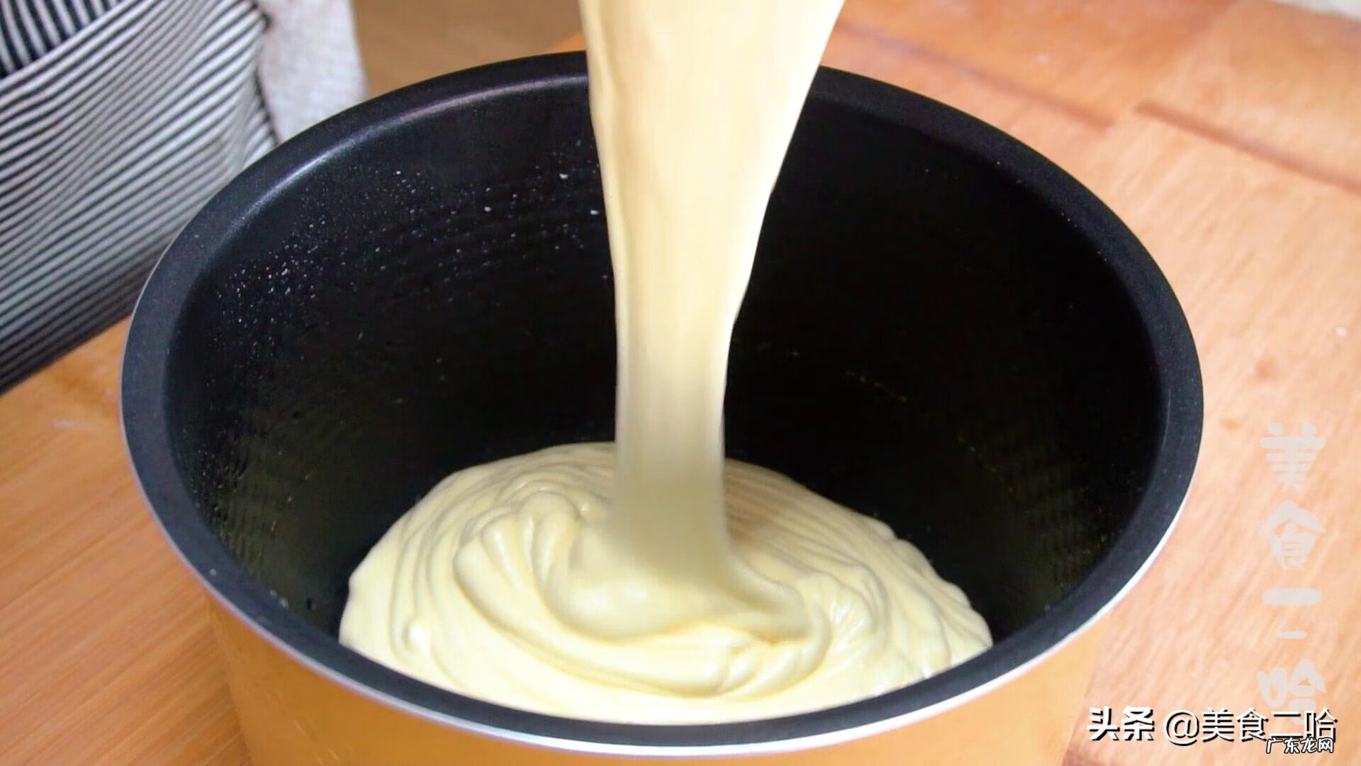 电饭煲做蛋糕怎么做 怎样用电饭煲做蛋糕 教程