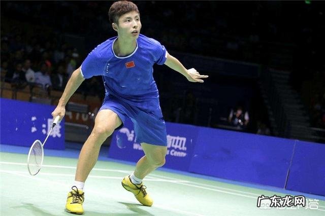 如何才能快速提高自己打羽毛球的水平？