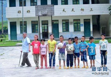 你印象中的山村教师是怎样的?