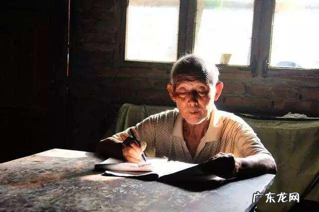 你印象中的山村教师是怎样的？