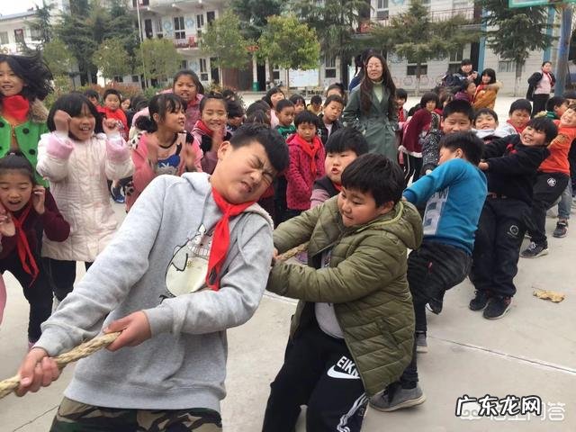 孩子四年级了,总是写不好作文,为了500字绞尽脑汁,有什么好的办法?