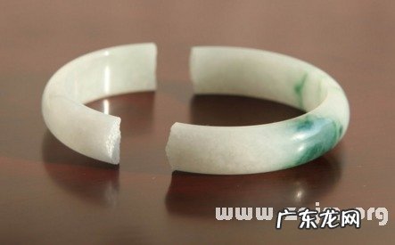 做梦玉手镯碎了有什么预示 梦见镯子碎了代表什么意思