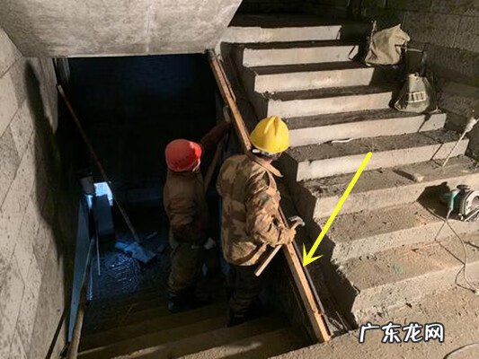 顶楼楼梯盖 用什么盖楼梯最好