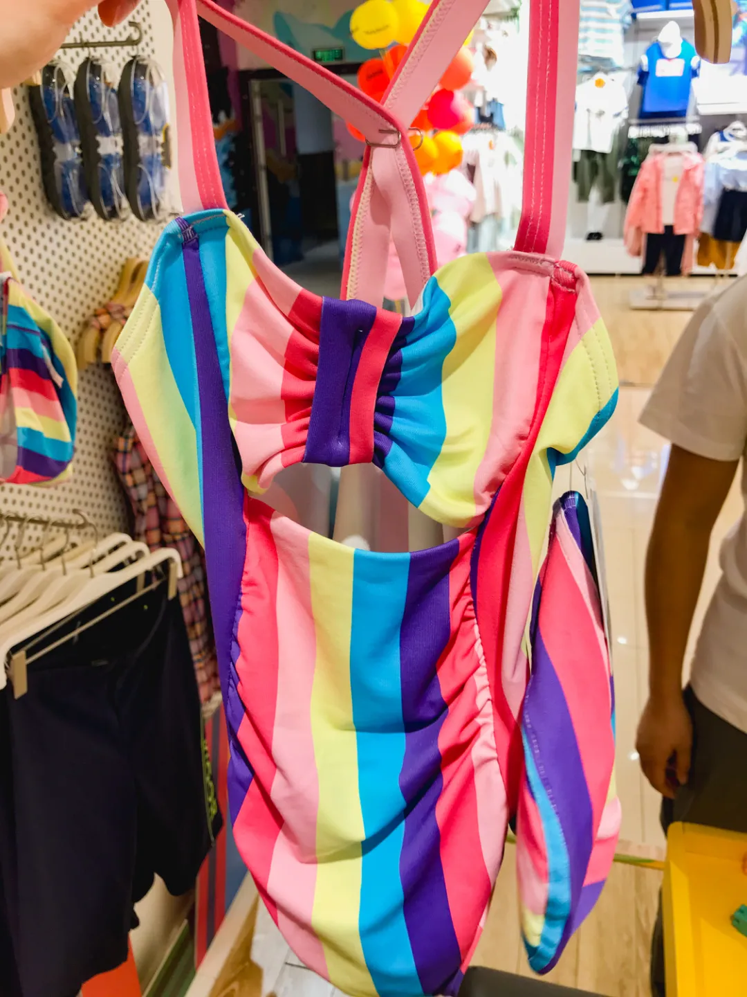 儿童泳衣品牌排行 儿童泳衣哪种款式好