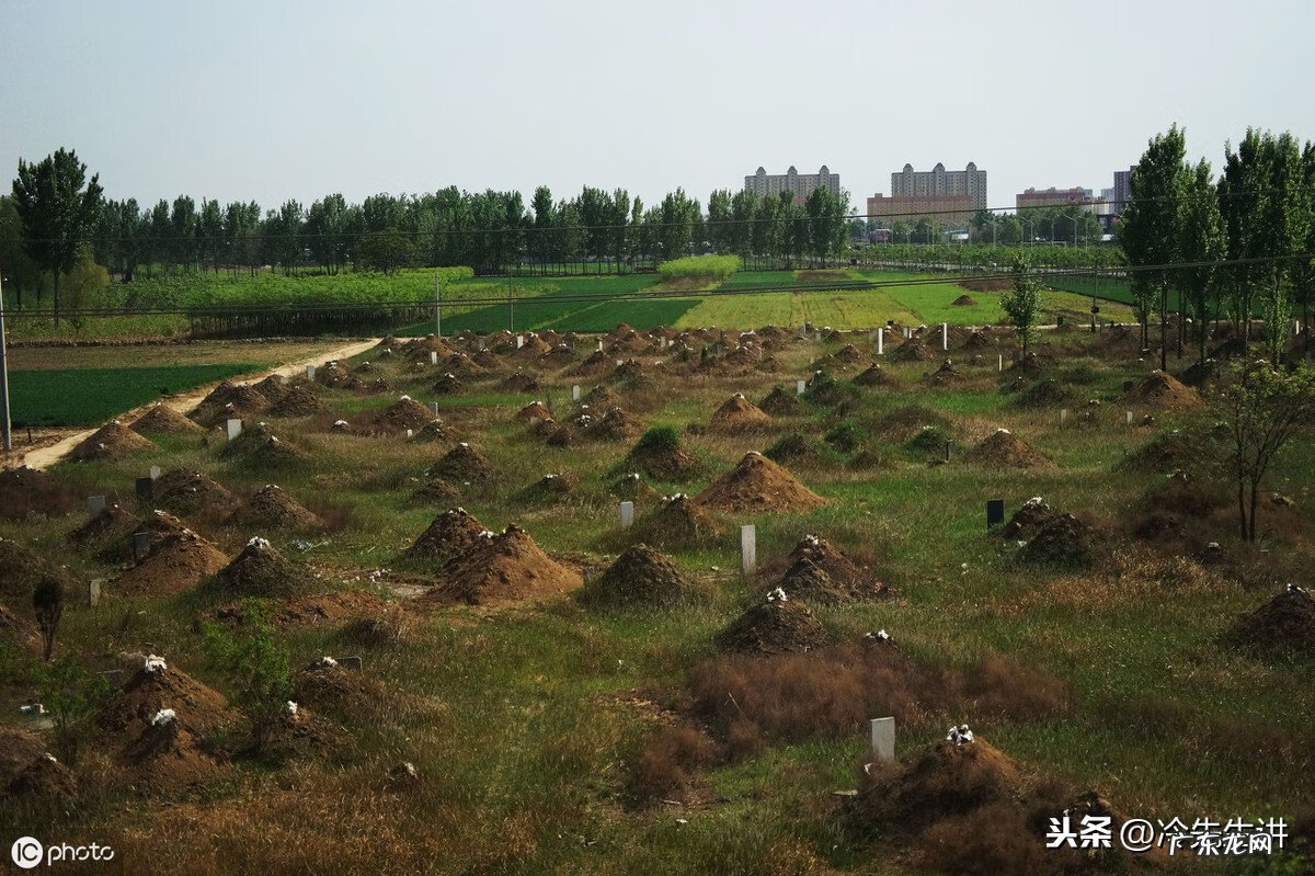 亡命三日 用风水仪器探亡命葬好坏