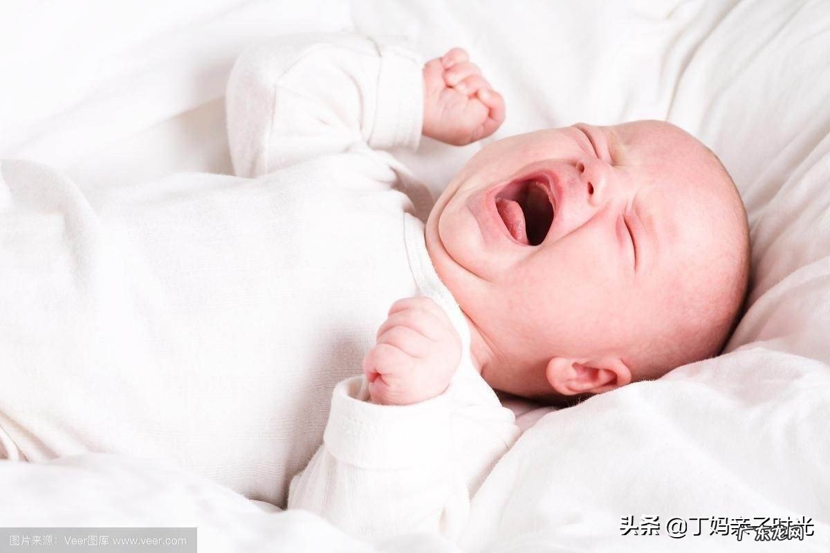 宝宝出生的第一个月，需要特别注意的护理知识有哪些？