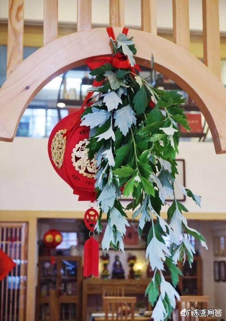 在农村里端午节是怎么挂艾草的？端午节挂的艾叶什么时候取下呢？