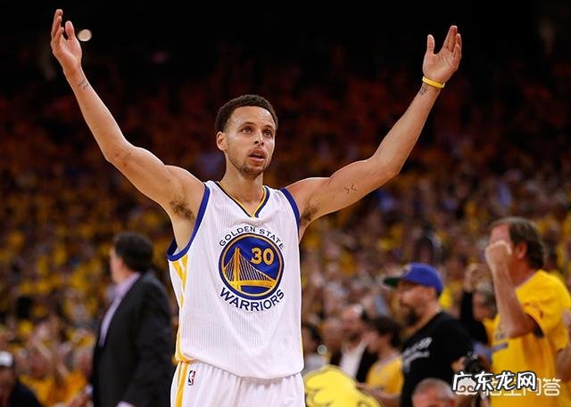 库里三分14中9狂砍42+9+7，怎么评价库里本场的表现？