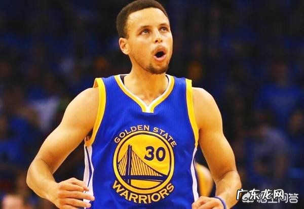 库里三分14中9狂砍42+9+7，怎么评价库里本场的表现？