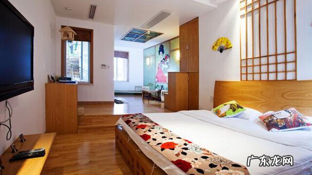 在电视机和床之间 电视机对床的风水