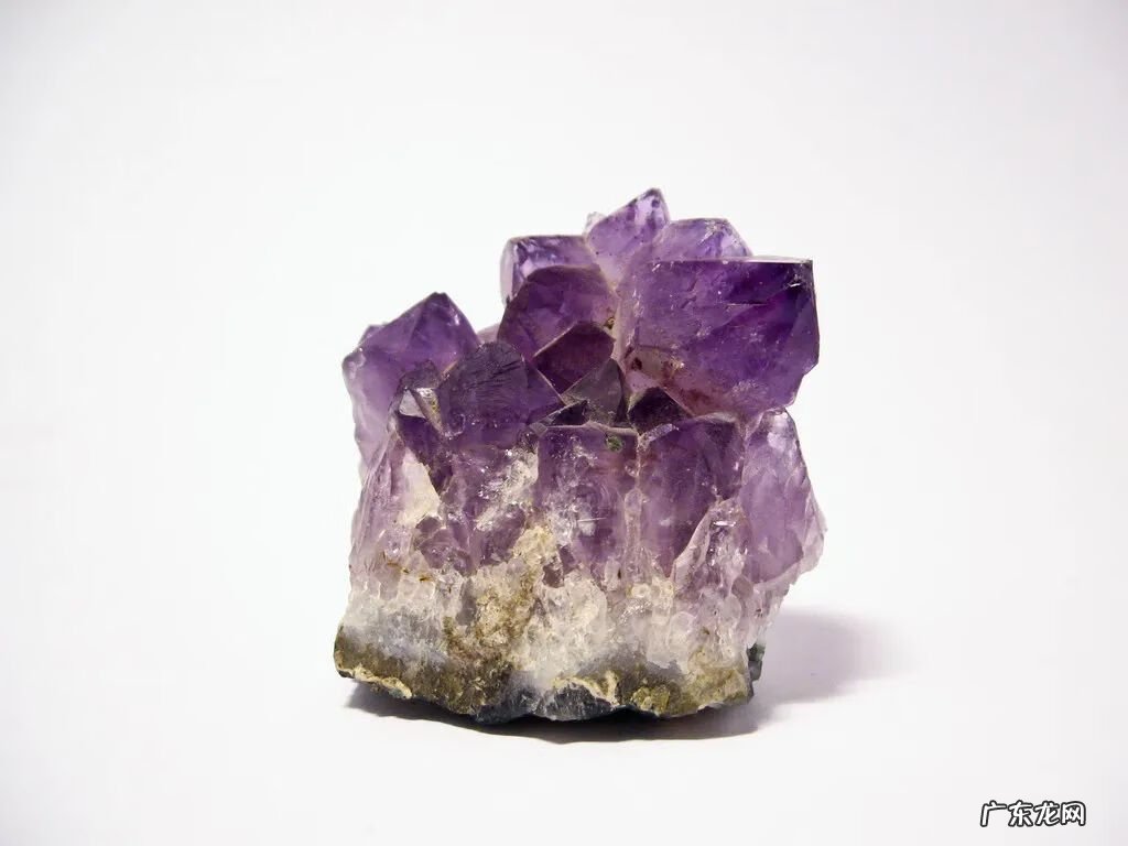 搪瓷碗和陶瓷碗有什么区别 搪瓷碗的意思