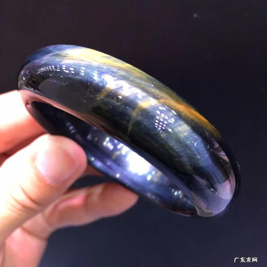 男人戴虎眼石的好处 虎睛石是什么材质的
