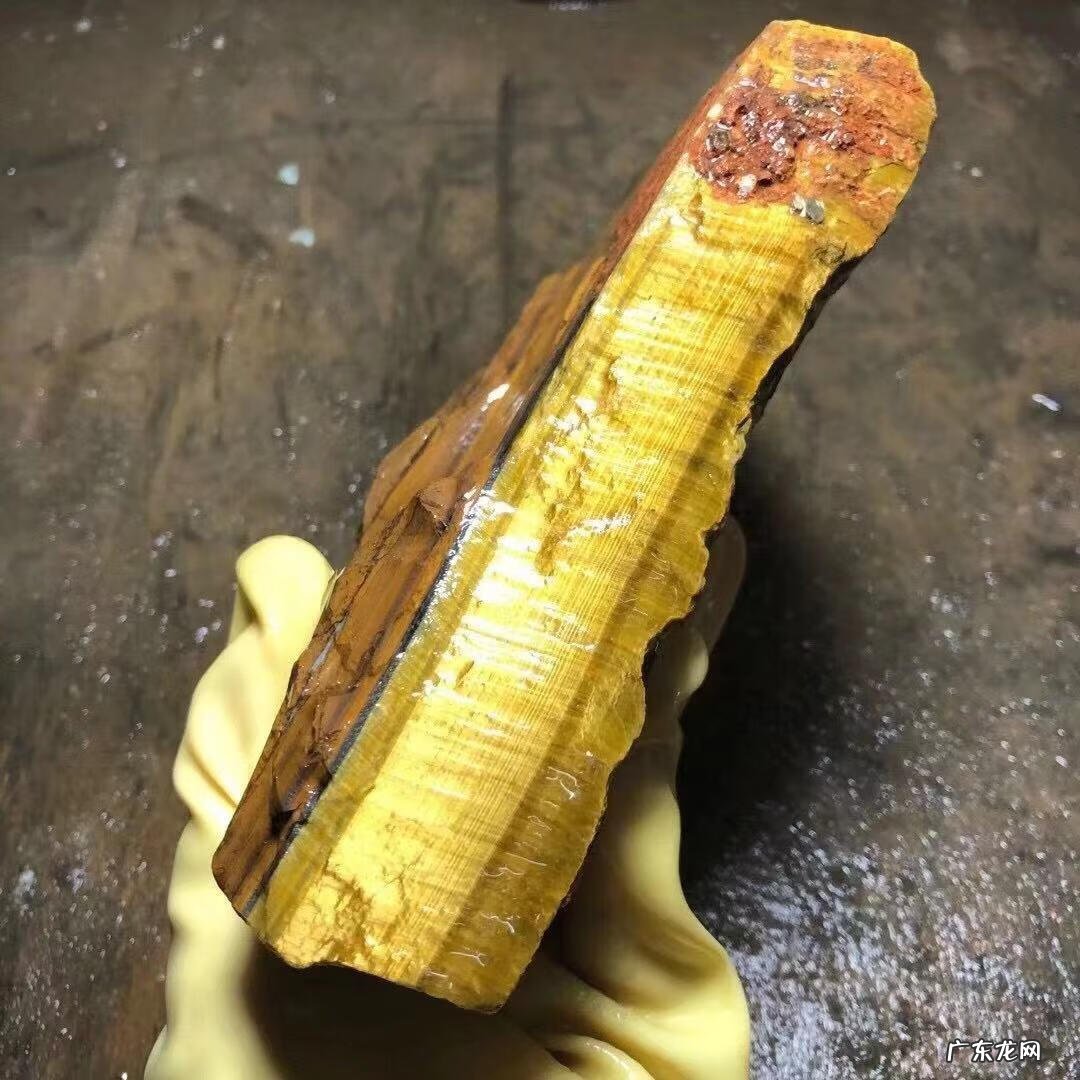 男人戴虎眼石的好处 虎睛石是什么材质的