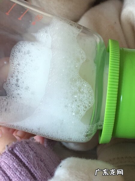 奶粉喝到最后有泡沫怎么回事 奶粉起沫是怎么回事