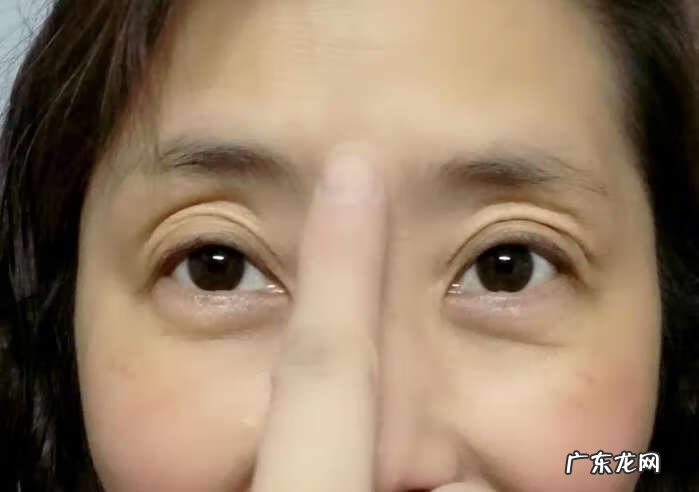 眉骨眼窝疼 眉毛的风水学