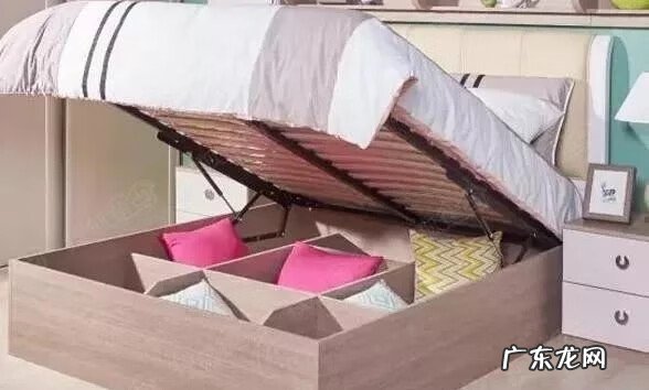 床对着窗户风水好不好 床下面空的风水好吗