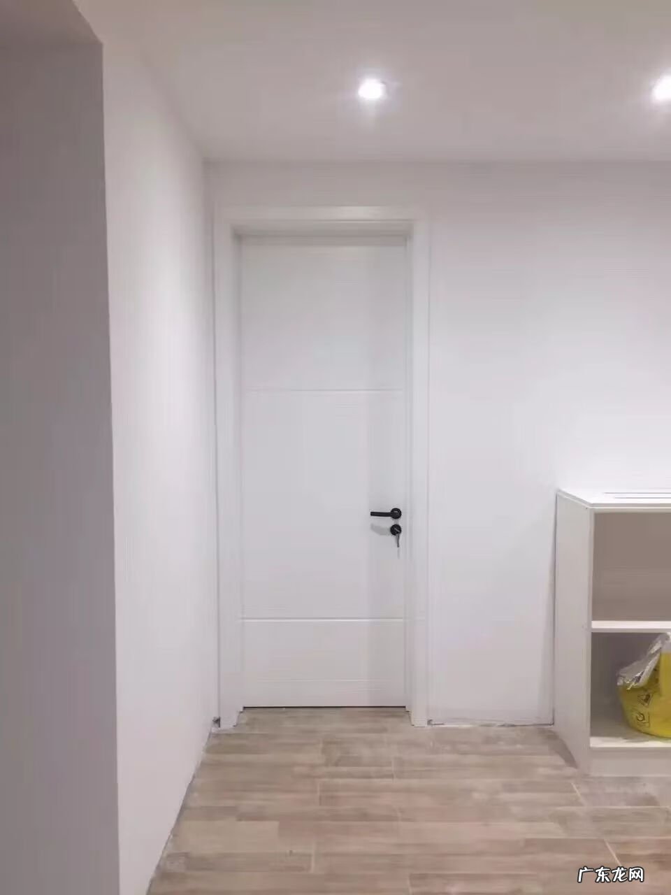 卧室门对门风水化解 n型门图片