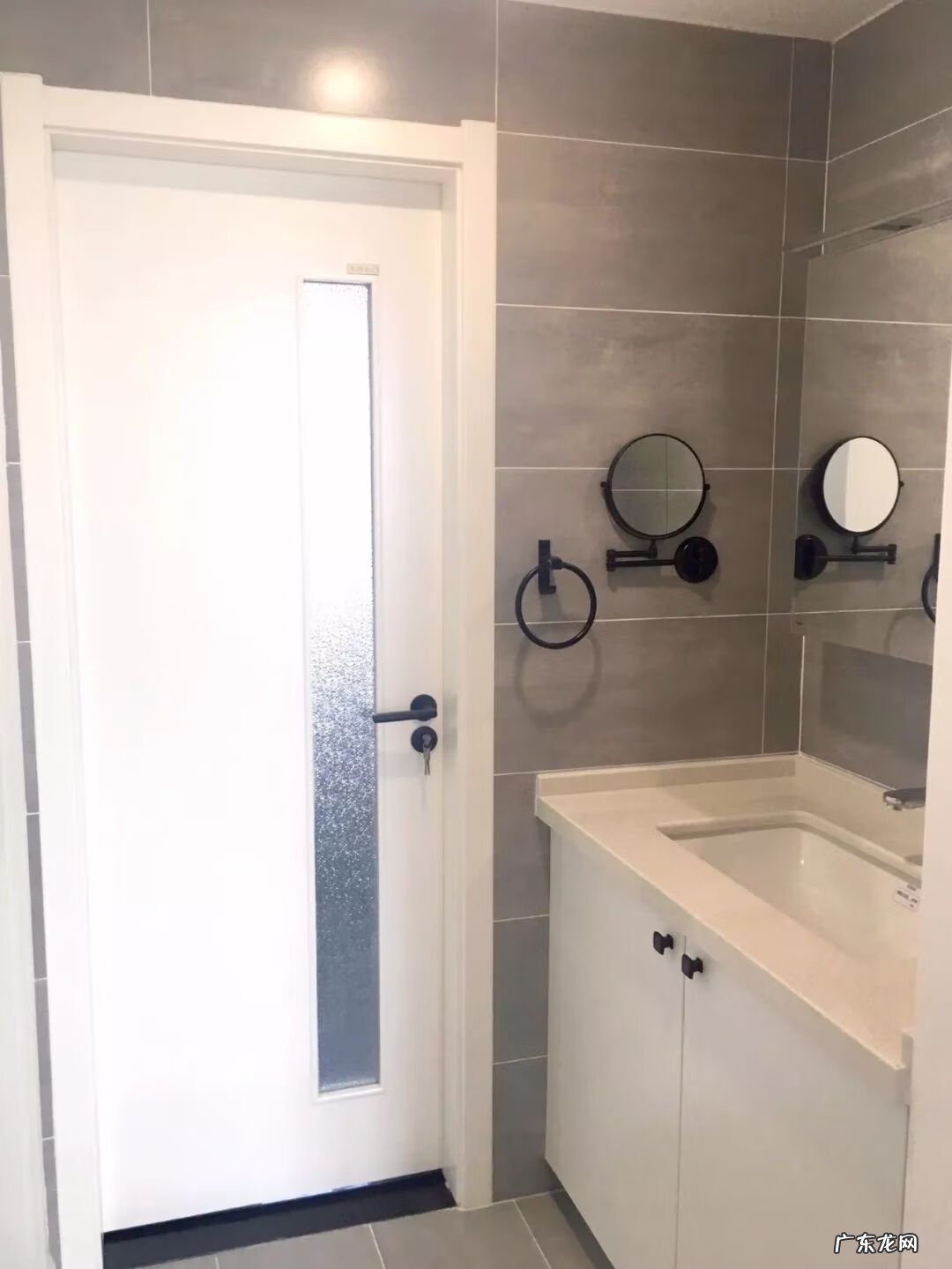 卧室门对门风水化解 n型门图片