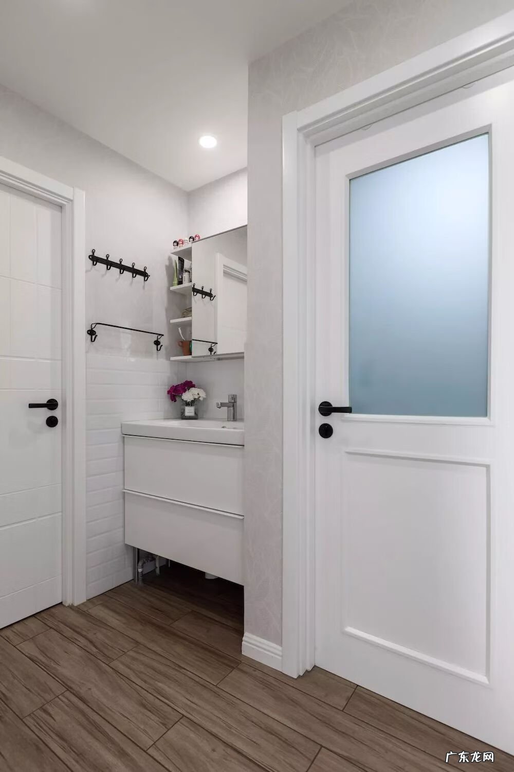 卧室门对门风水化解 n型门图片