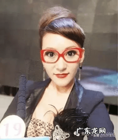 半镜框眼镜好不好 女生戴红色眼镜框好看吗