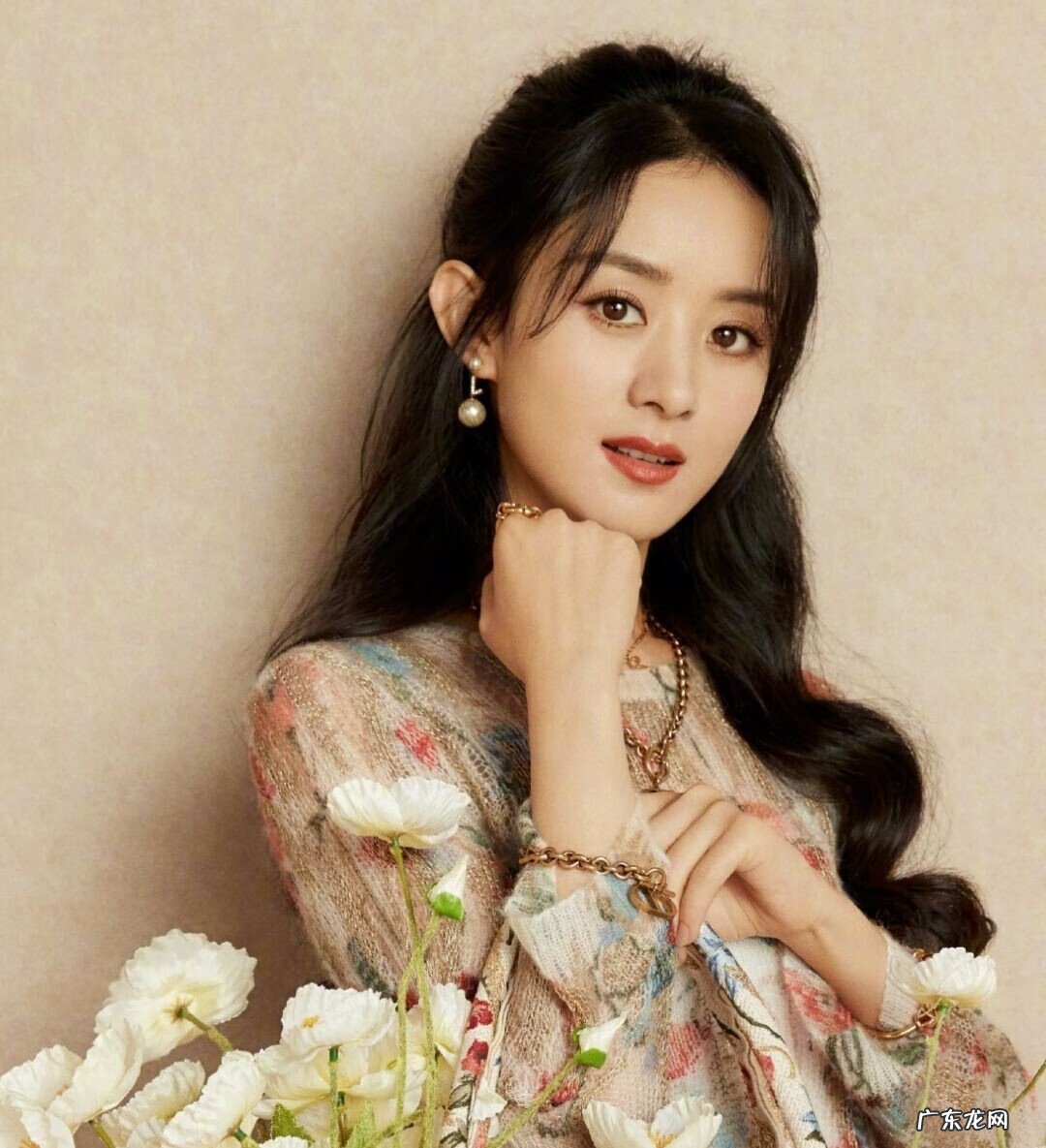 圆脸适合烫哪种发型 圆脸烫什么发型好看图片