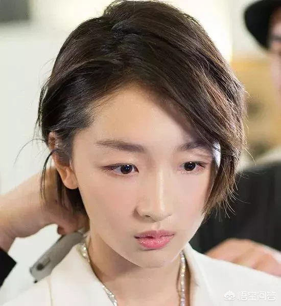 发量少的妹子适合留短发吗?