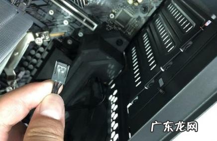 台式电脑风扇怎么安装散热好 详谈电脑散热风扇怎么安装上去视频