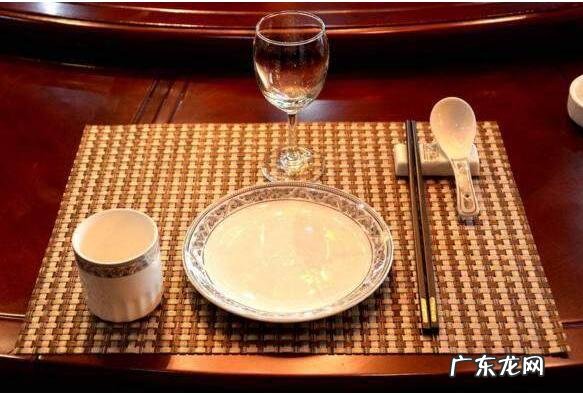 吃饭的碗买什么样的好 吃饭的碗什么颜色的风水好