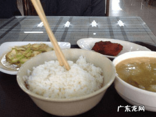 吃饭的碗买什么样的好 吃饭的碗什么颜色的风水好