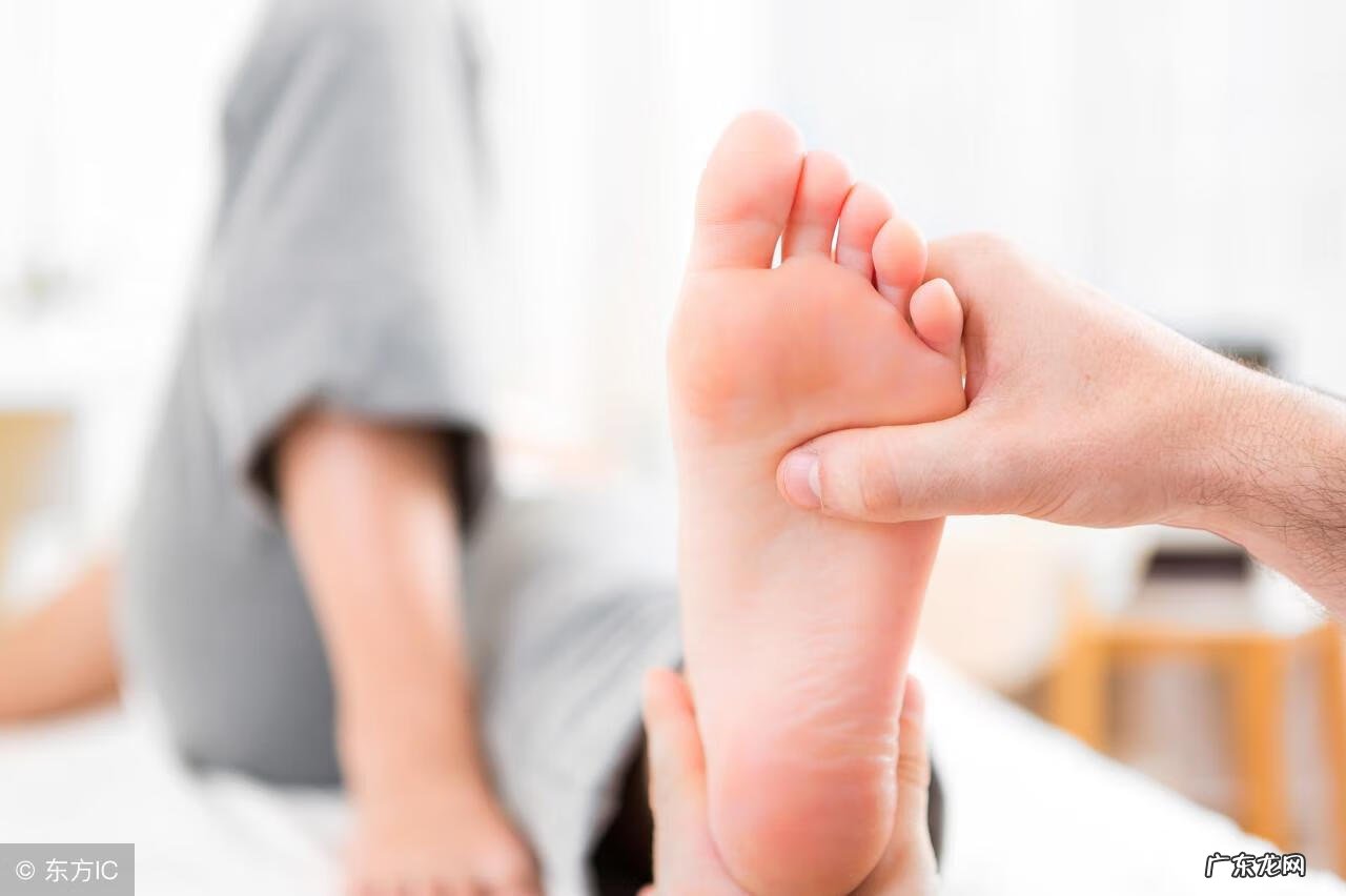 右脚掌疼痛部位图解 右脚掌痛风怎么办