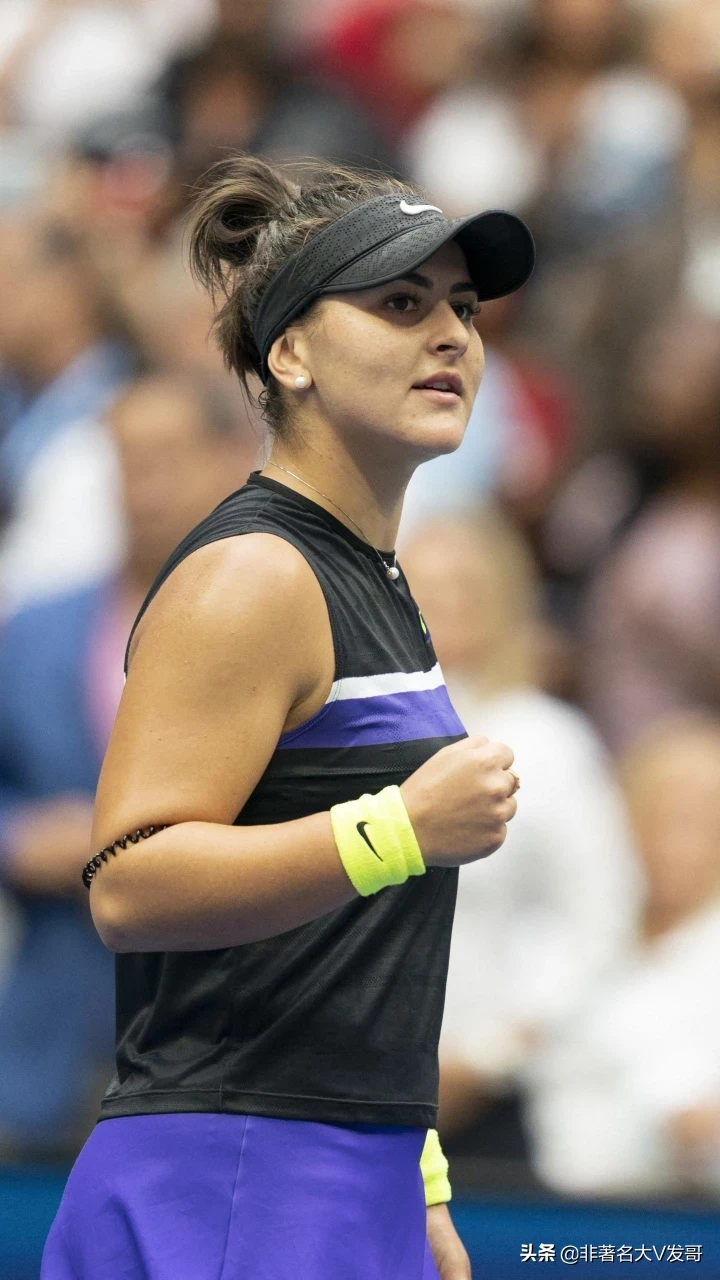 因为没下楼取外卖,外卖员往快餐里面吐口水?还敢点外卖吗?你怎么看?